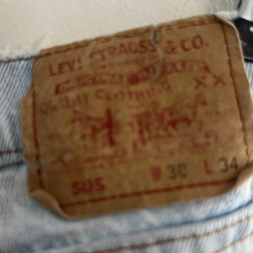 Levi's 505 red tab faded distressed Jean's 30 x 34